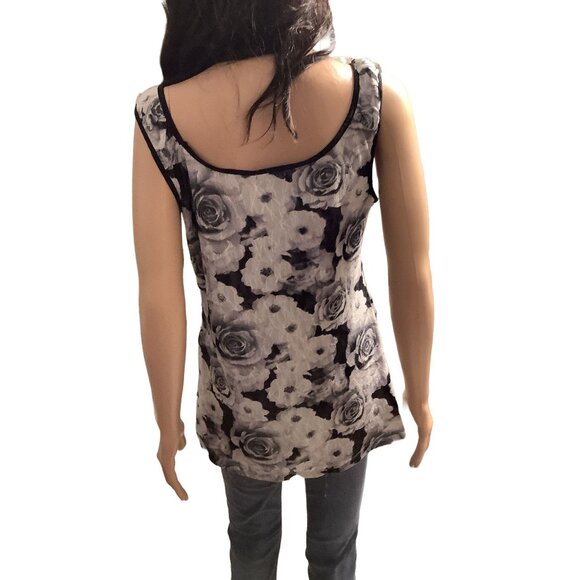(6 for $25) Maurices Sleeveless Babydoll‎ Top in Monochrome Floral Print - Large - Picture 4 of 4